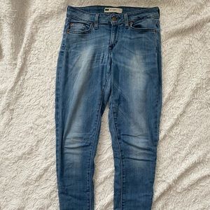 Levi’s 535 Skinny Jeans